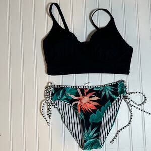 Cupshe Women Bikini Swimsuit Black Tropical Reversible Tie Side Size S NWT